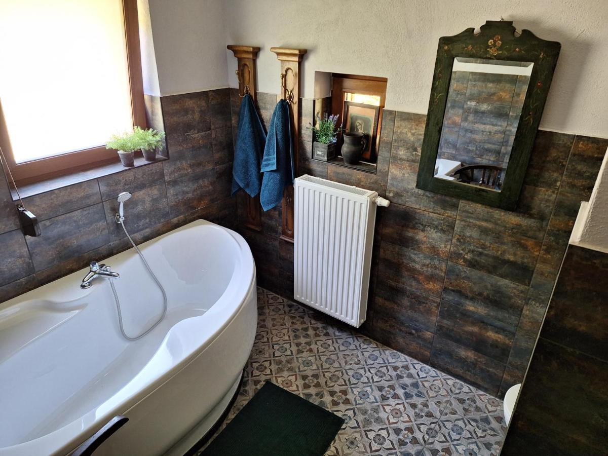 Dom Caloroczny Jozefinka W Karkonoszach Villa Kowary Exteriör bild